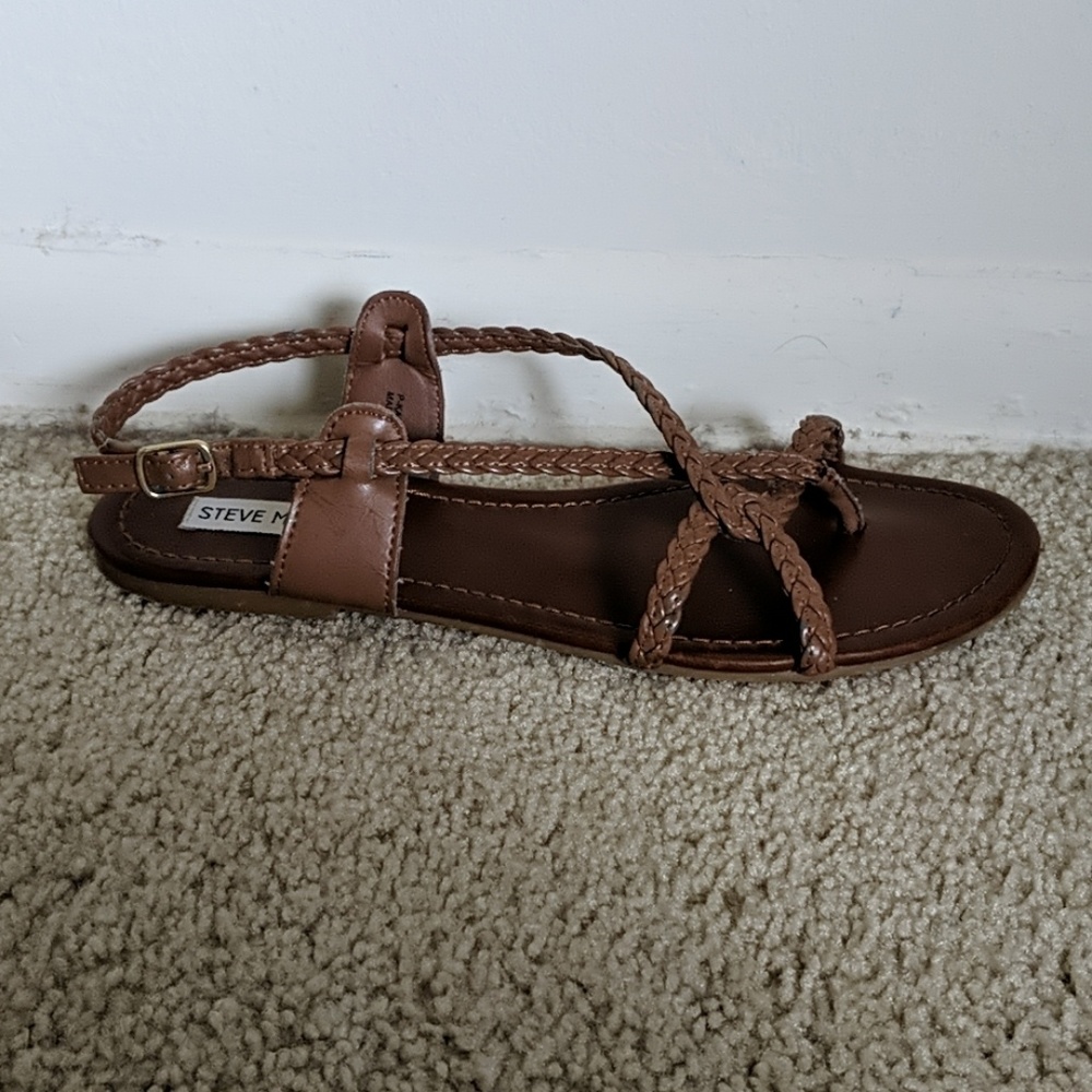 Steve Madden strappy flat faux leather sandal